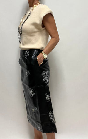 Black Floral Embroid Pencil Skirt